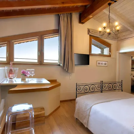 Massoni Wine Relais 4* Πεσκιέρα ντελ Γκάρντα